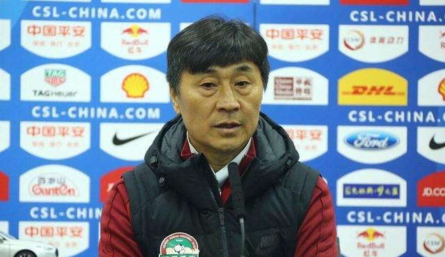 老板办公室强吻亲胸视频